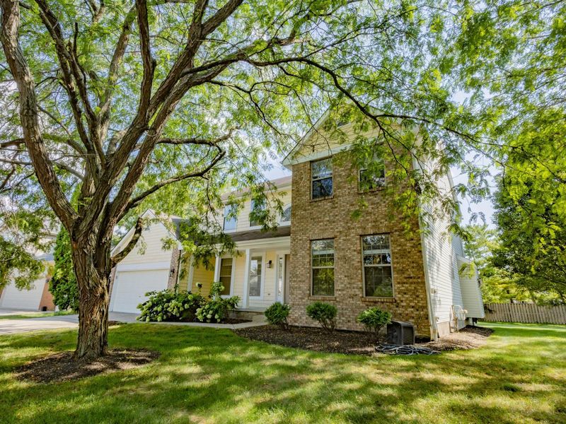 4581 Huntwicke Drive, Hilliard, OH 43026 Photo 2