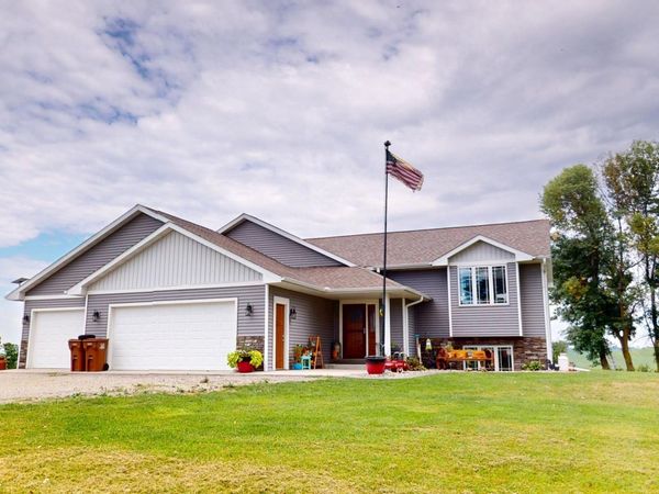 10479 92nd Avenue SW, New Richland, MN 56072