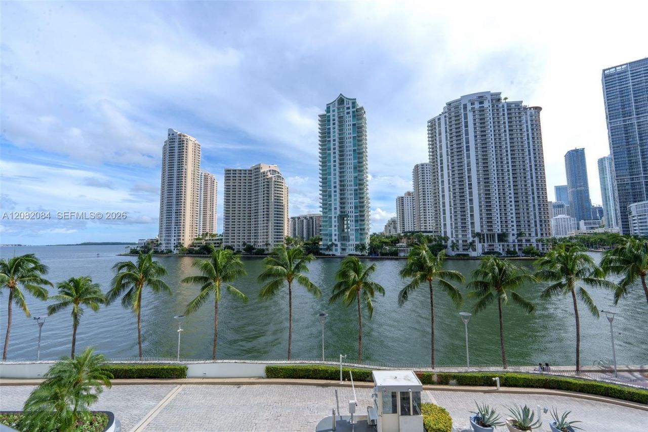 325 S Biscayne Blvd, Unit 415, Miami, FL 33131 Main Photo