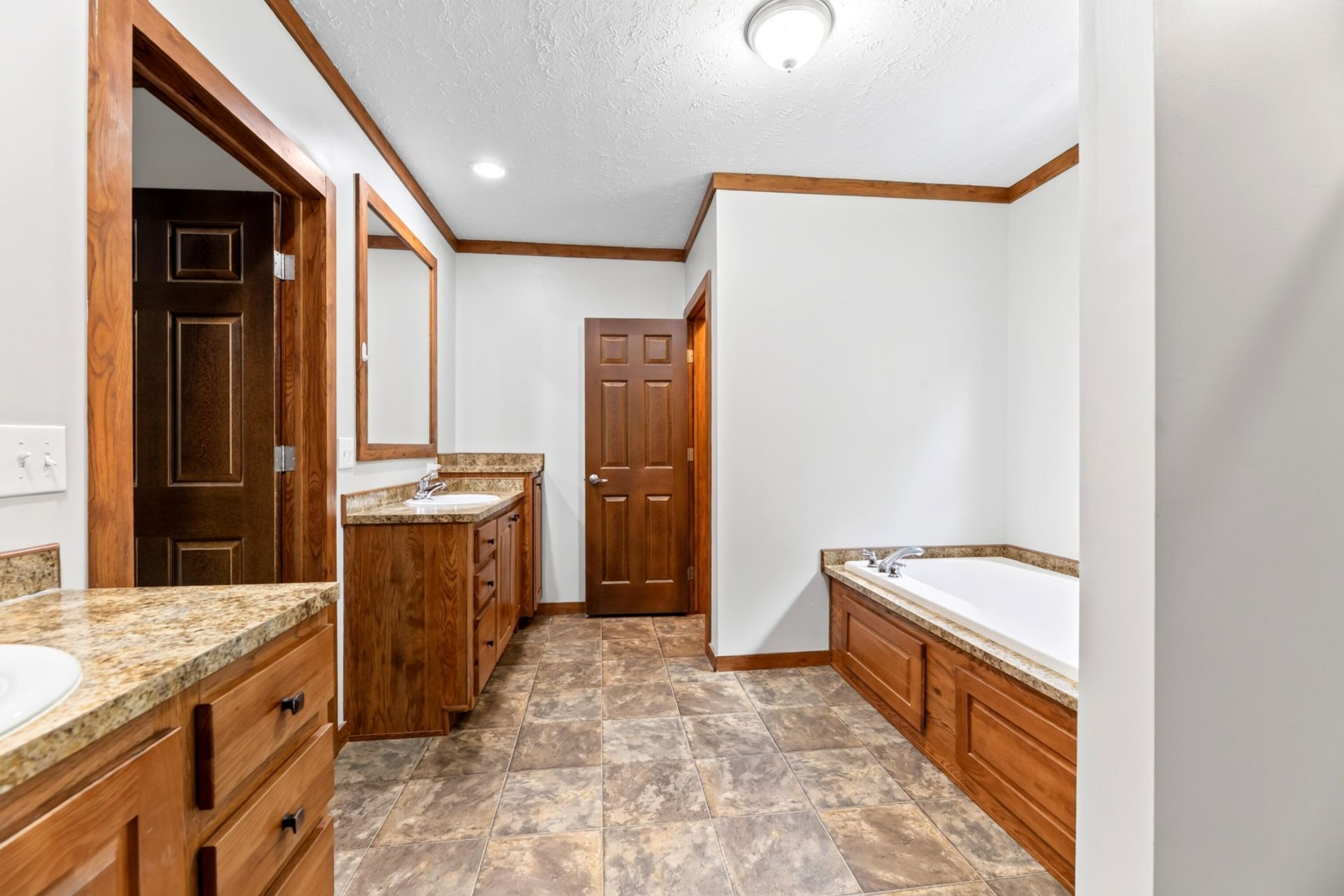 1331 N Brewington Road Photo 40