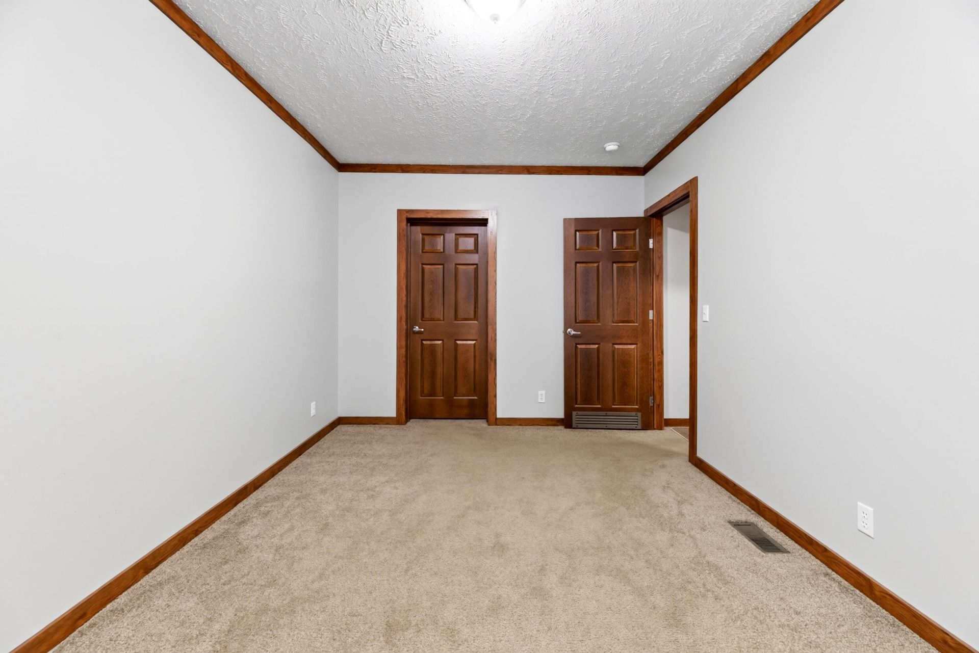 1331 N Brewington Road Photo 43