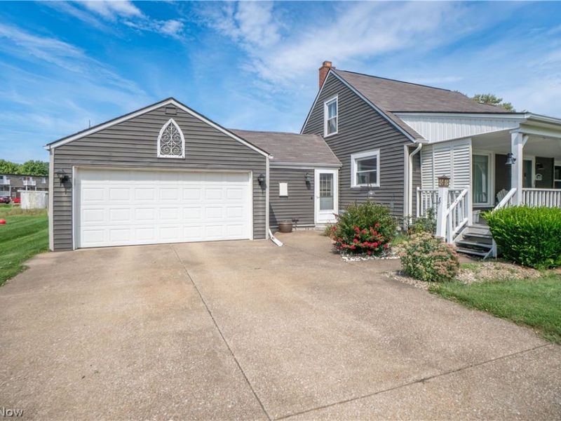 2125 41st Street NE, Canton, OH 44705 Photo 2