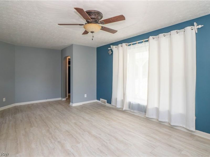 2125 41st Street NE, Canton, OH 44705 Photo 8
