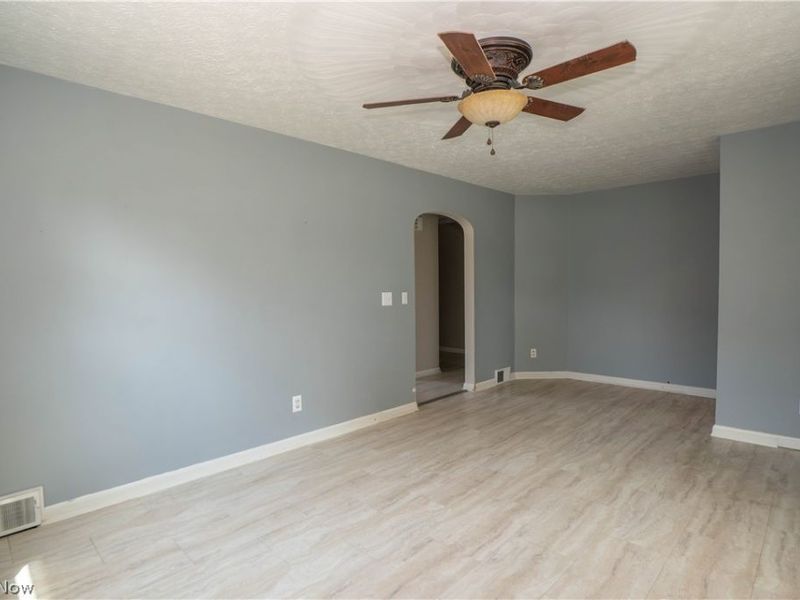 2125 41st Street NE, Canton, OH 44705 Photo 9