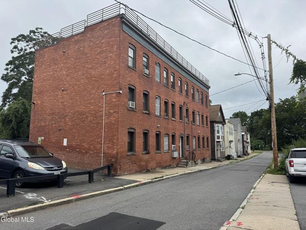 4 River Street, Schenectady, NY 12305
