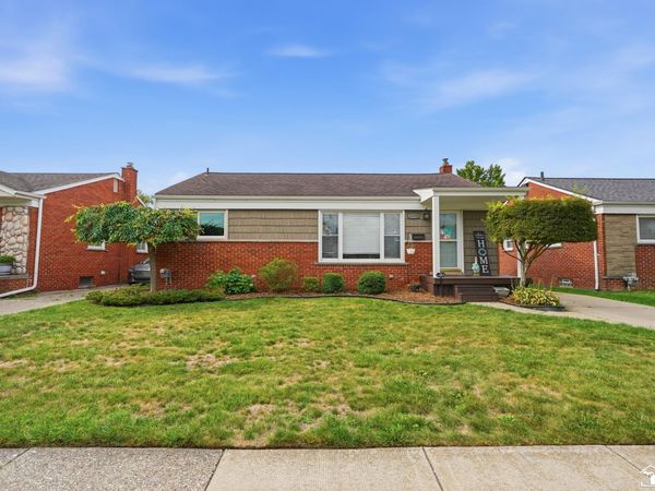 20216 Gaukler Street, Saint Clair Shores, MI 48080