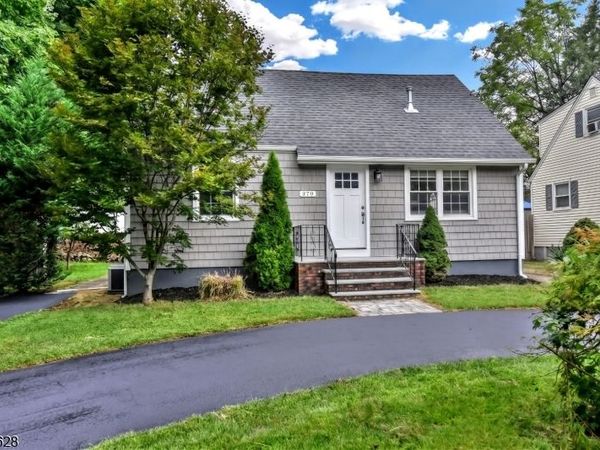 475 Goffle Rd, Wyckoff, NJ 07481