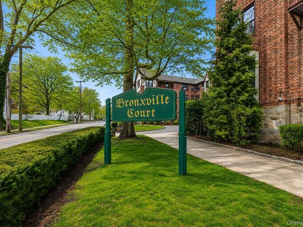 246 Bronxville Road, Unit i2, Bronxville, NY 10708