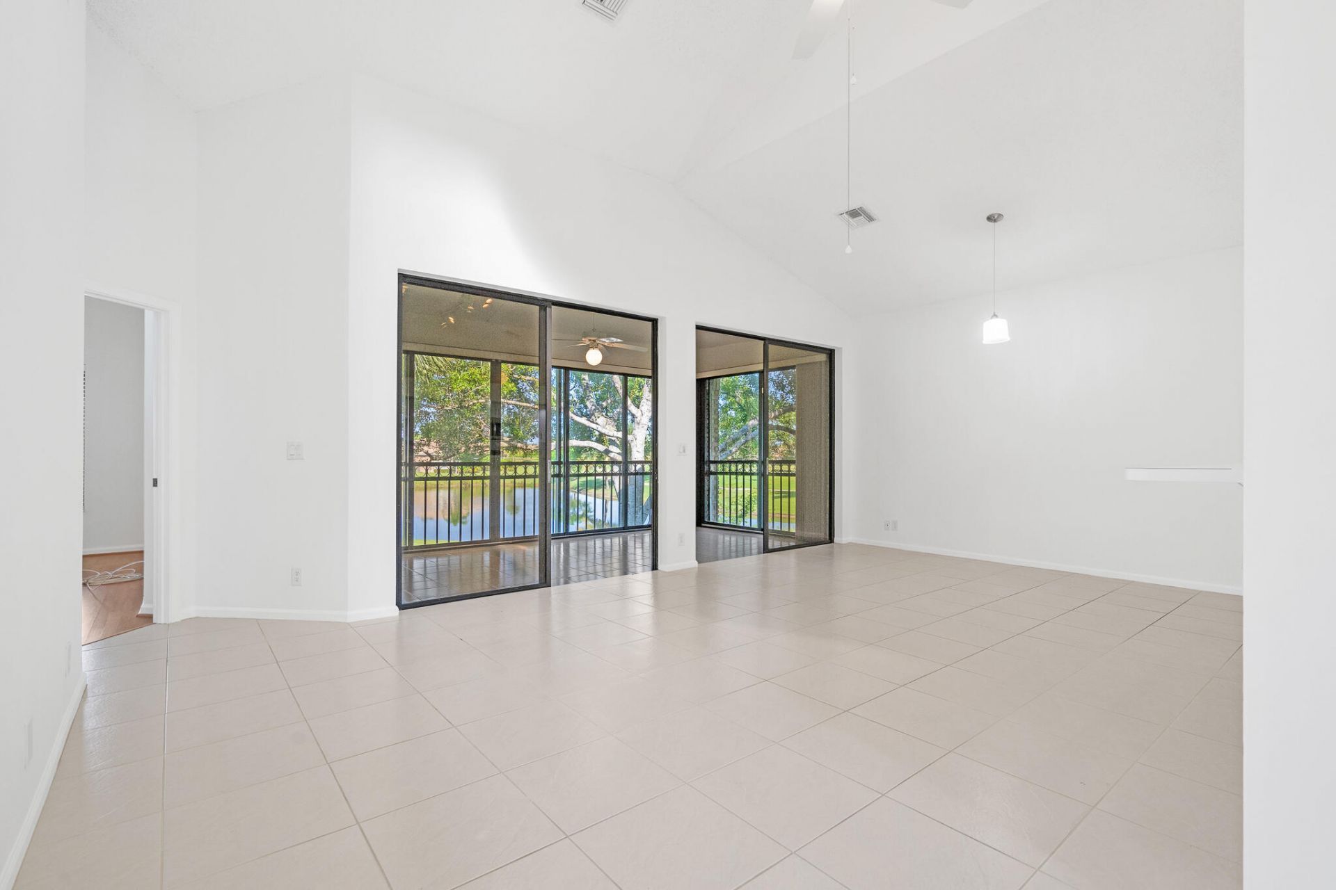 8049 Aberdeen Drive, Unit 202, Boynton Beach, FL 33472 Photo
