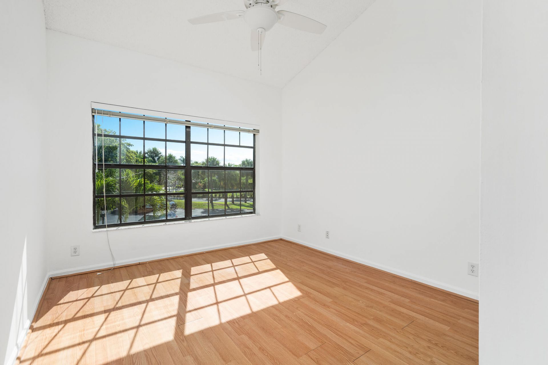 8049 Aberdeen Drive, Unit 202, Boynton Beach, FL 33472 Photo
