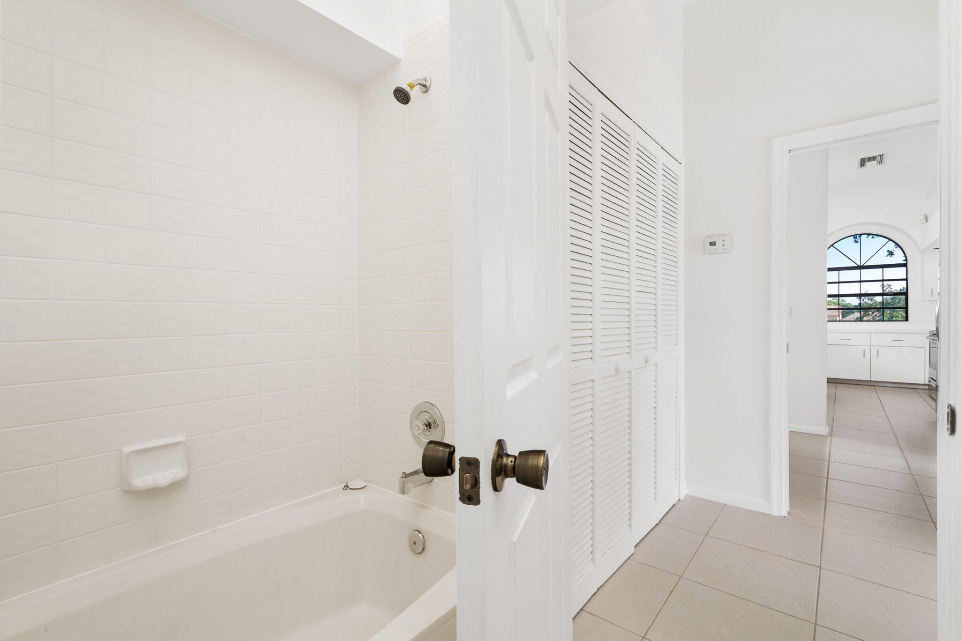 8049 Aberdeen Drive, Unit 202, Boynton Beach, FL 33472 Photo