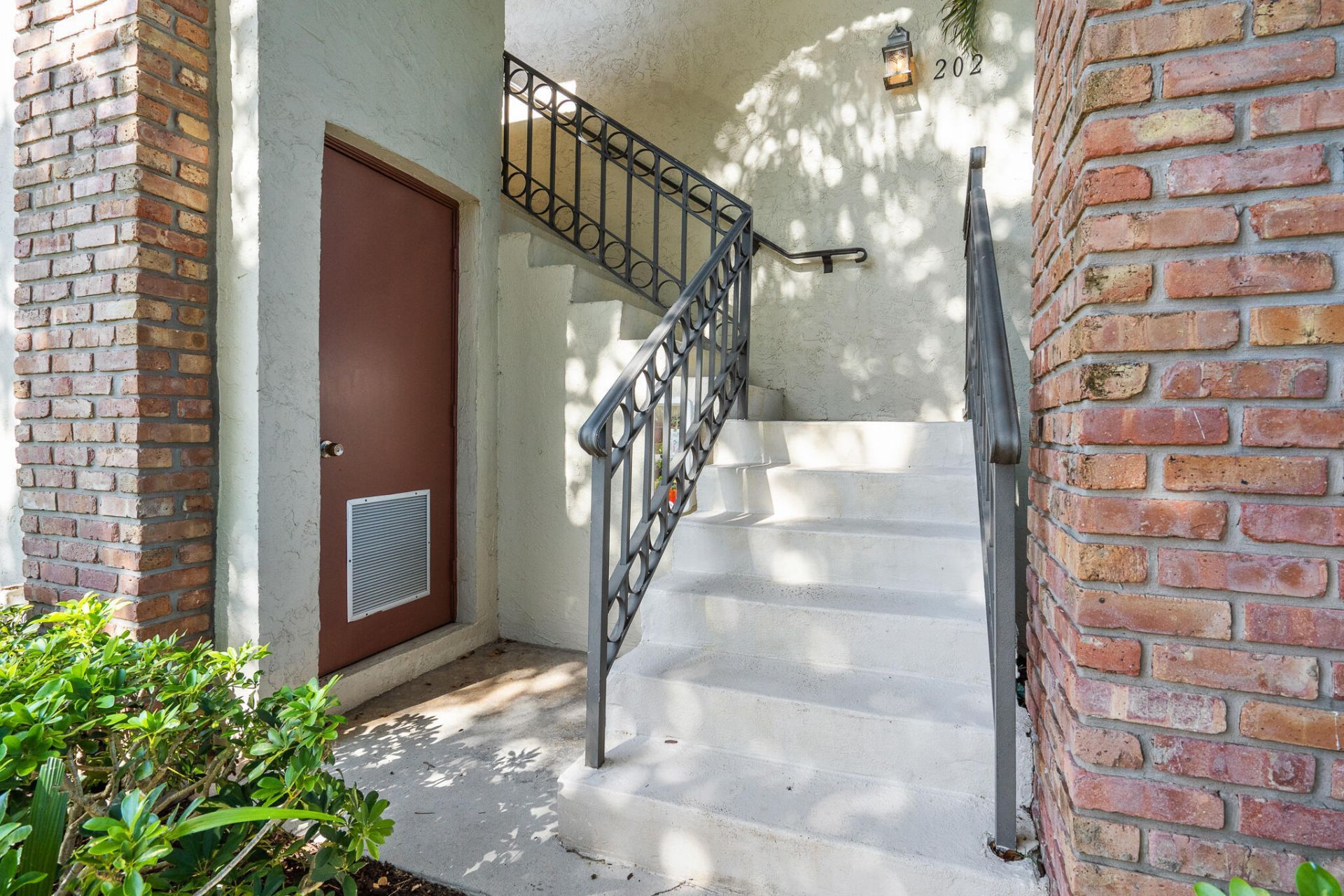 8049 Aberdeen Drive, Unit 202, Boynton Beach, FL 33472 Photo