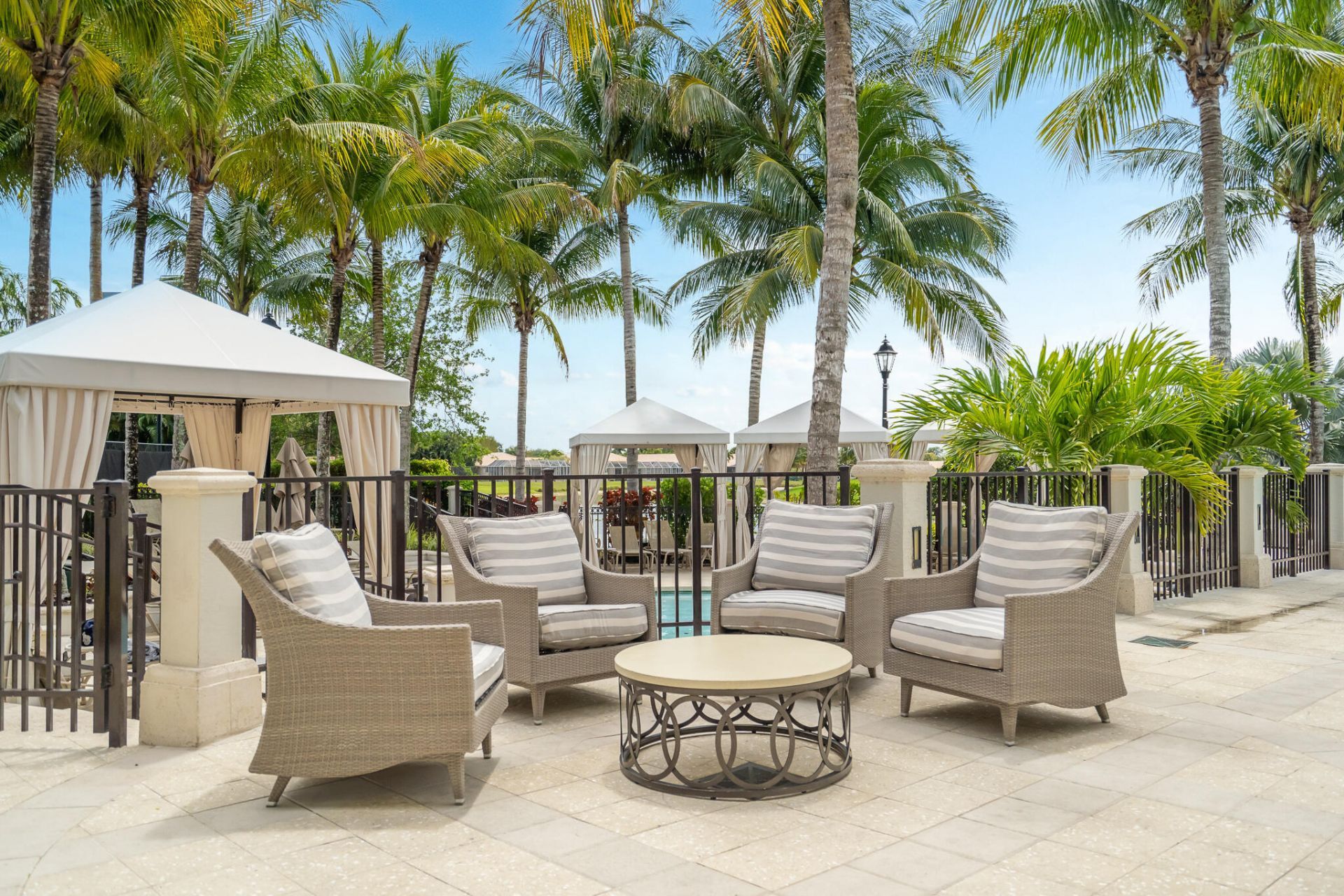 8049 Aberdeen Drive, Unit 202, Boynton Beach, FL 33472 Photo