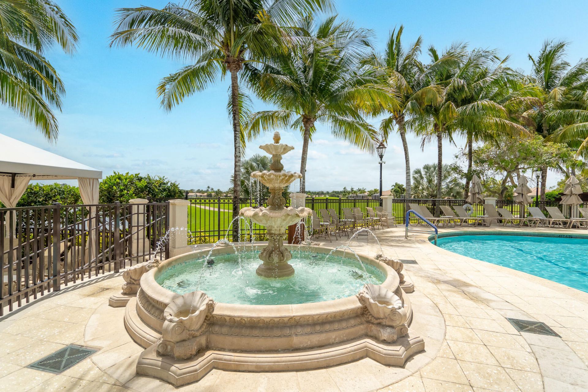 8049 Aberdeen Drive, Unit 202, Boynton Beach, FL 33472 Photo