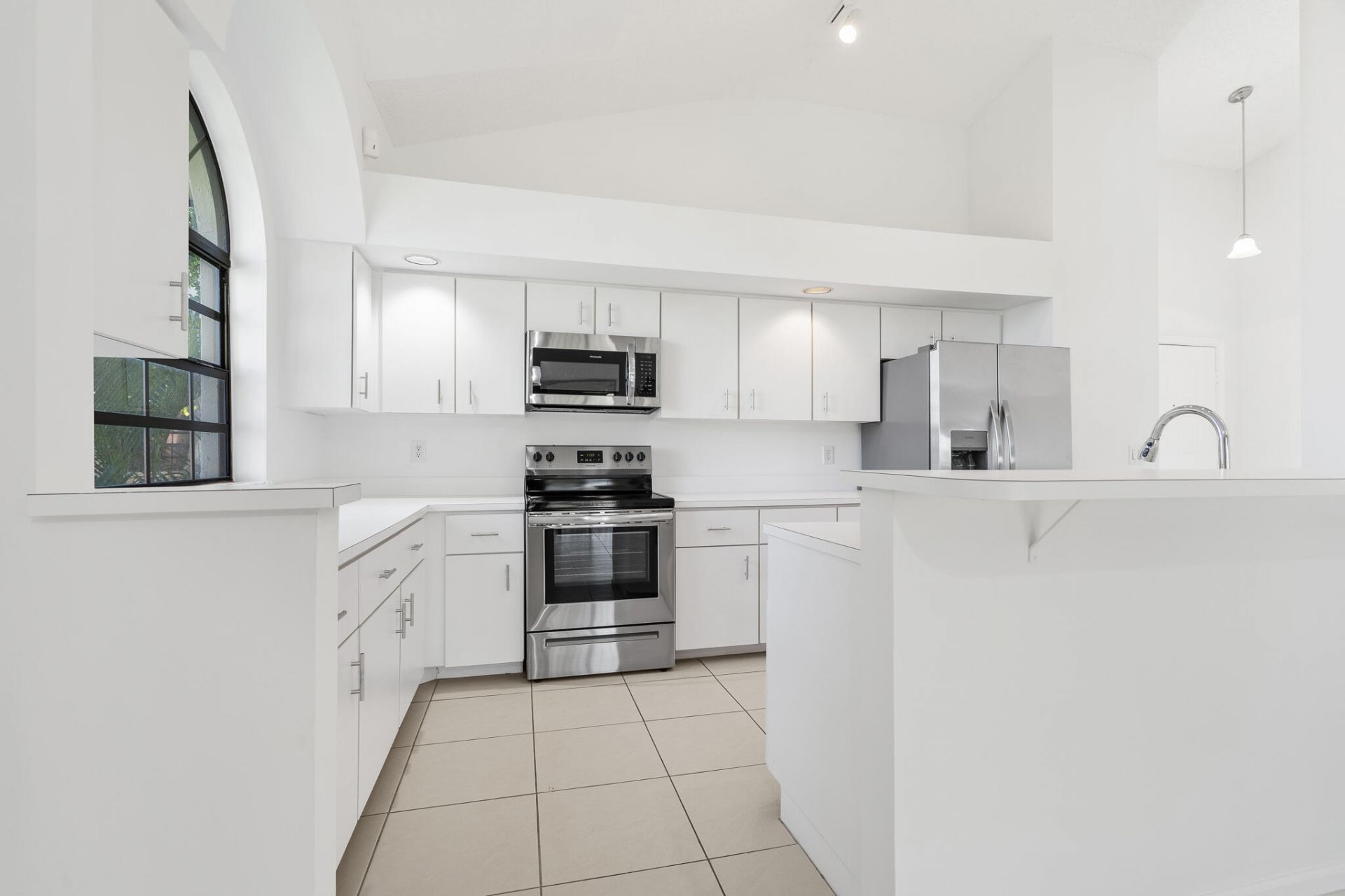 8049 Aberdeen Drive, Unit 202, Boynton Beach, FL 33472 Photo