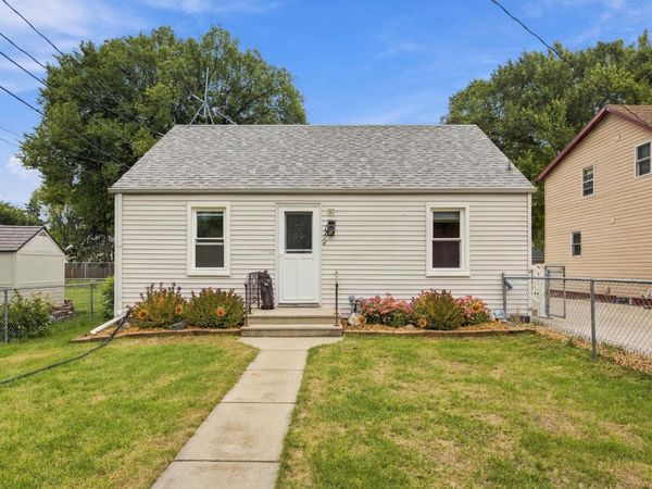 1216 4th Avenue N, Moorhead, MN 56560