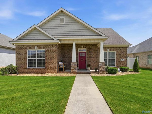 1004 Ashenbury Park SW, Decatur, AL 35603