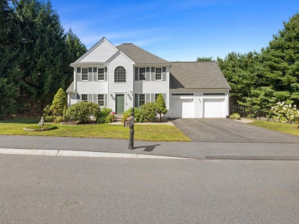 38 Bellows Cir, Marlborough, MA 01752