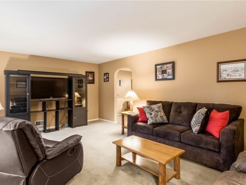 2403 Center Drive, Zanesville, OH 43701 Photo 4