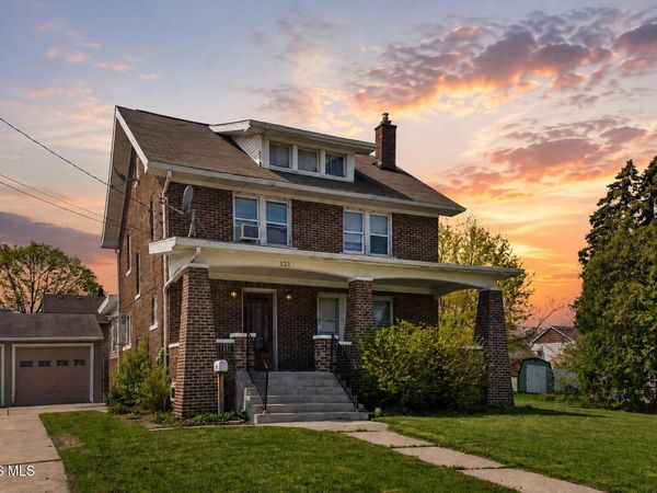 121 Bacon Street, Rossford, OH 43460