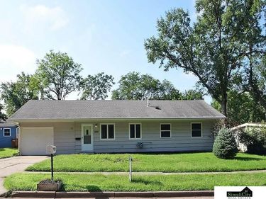 5725 greenwood Street, Lincoln, NE 68507