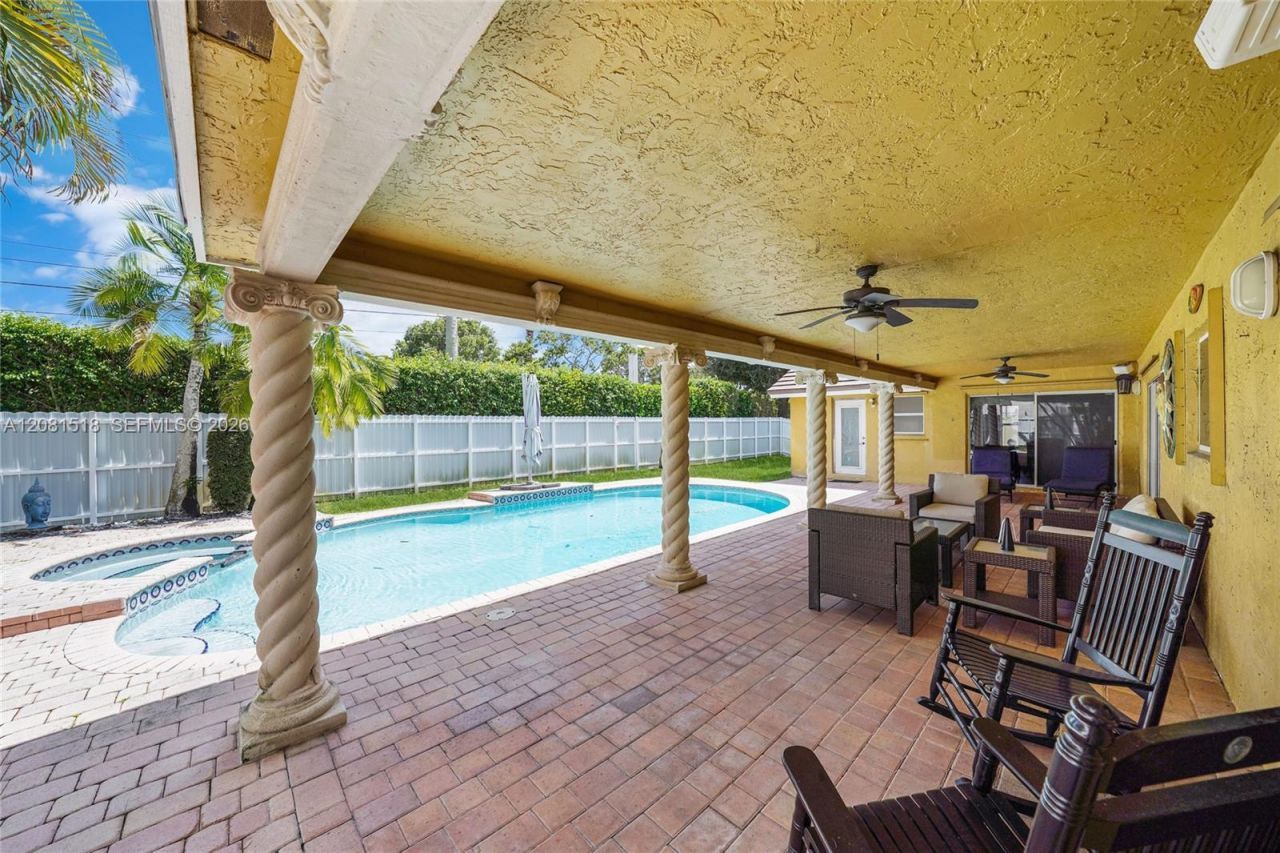 729 NW 161st Ave , Pembroke Pines, FL 33028 Photo