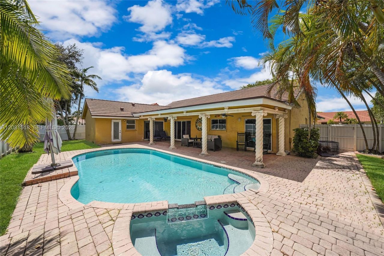 729 NW 161st Ave , Pembroke Pines, FL 33028 Photo