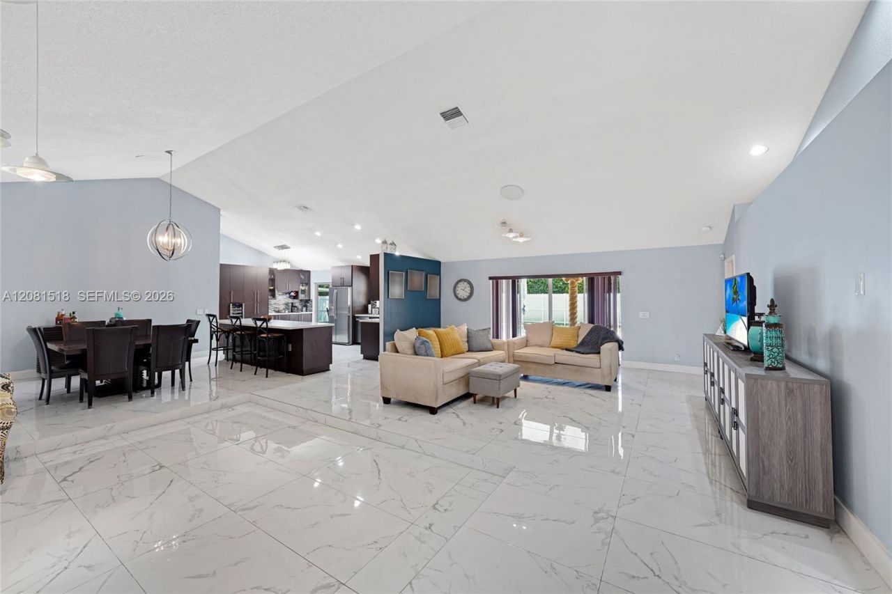 729 NW 161st Ave , Pembroke Pines, FL 33028 Photo