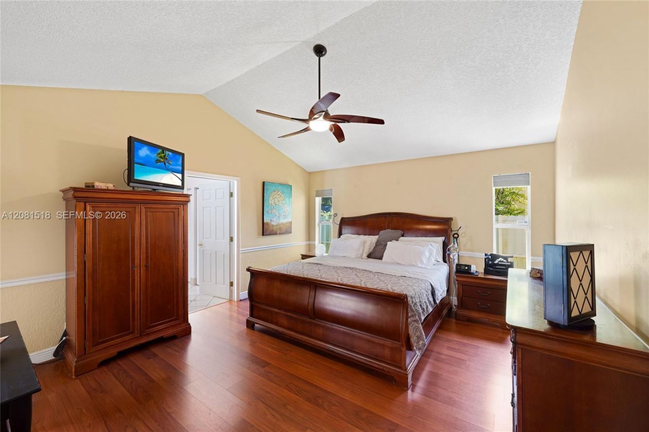 729 NW 161st Ave , Pembroke Pines, FL 33028 Photo