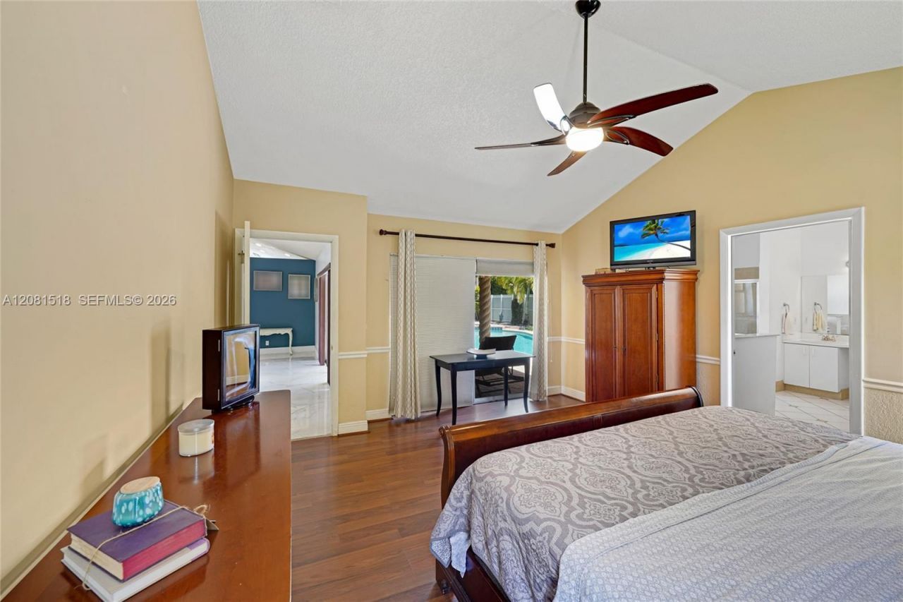 729 NW 161st Ave , Pembroke Pines, FL 33028 Photo