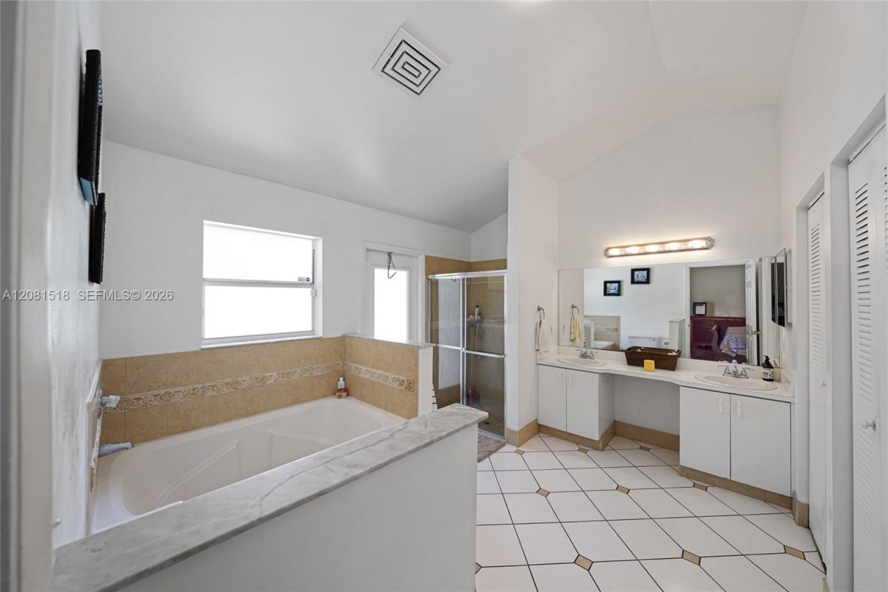 729 NW 161st Ave , Pembroke Pines, FL 33028 Photo