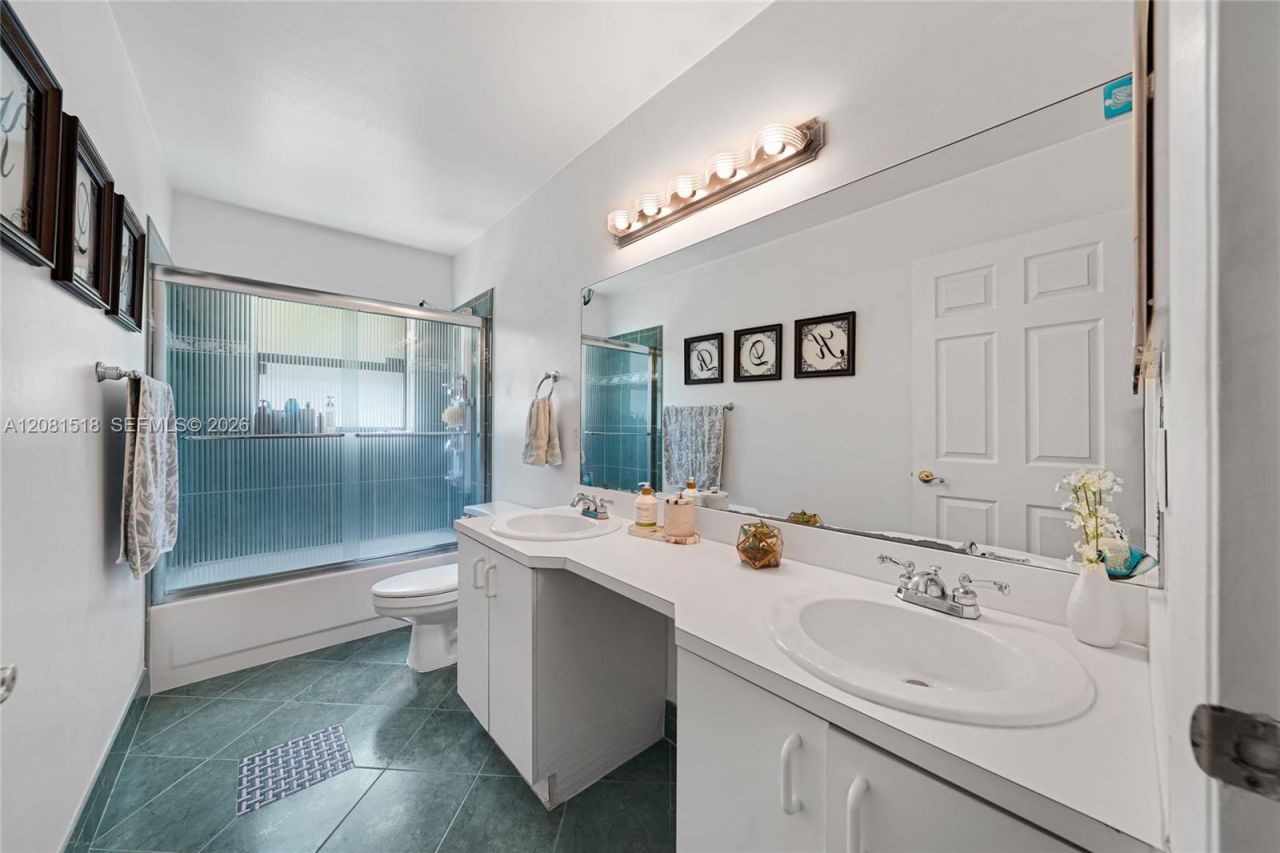 729 NW 161st Ave , Pembroke Pines, FL 33028 Photo