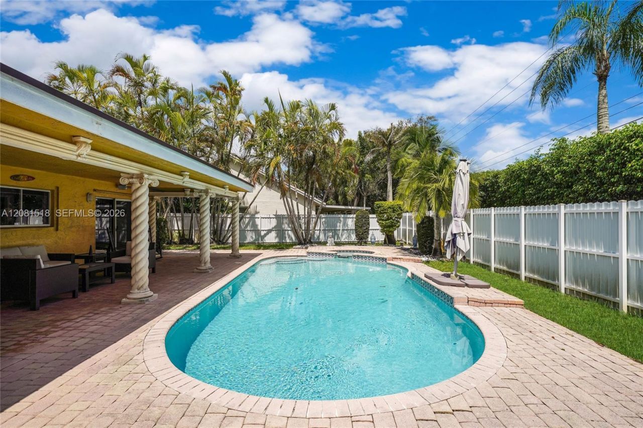 729 NW 161st Ave , Pembroke Pines, FL 33028 Photo