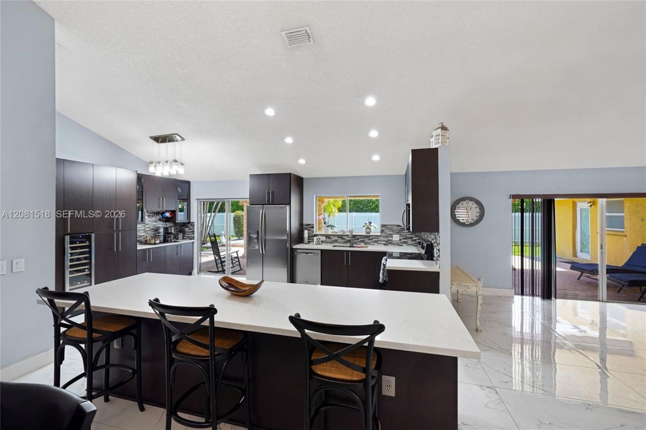 729 NW 161st Ave , Pembroke Pines, FL 33028 Photo