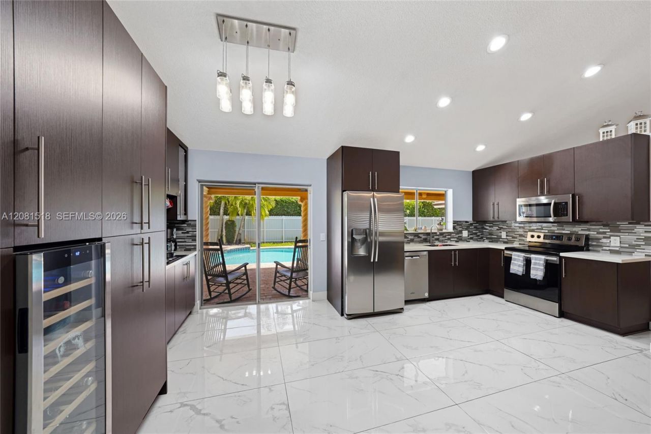 729 NW 161st Ave , Pembroke Pines, FL 33028 Photo