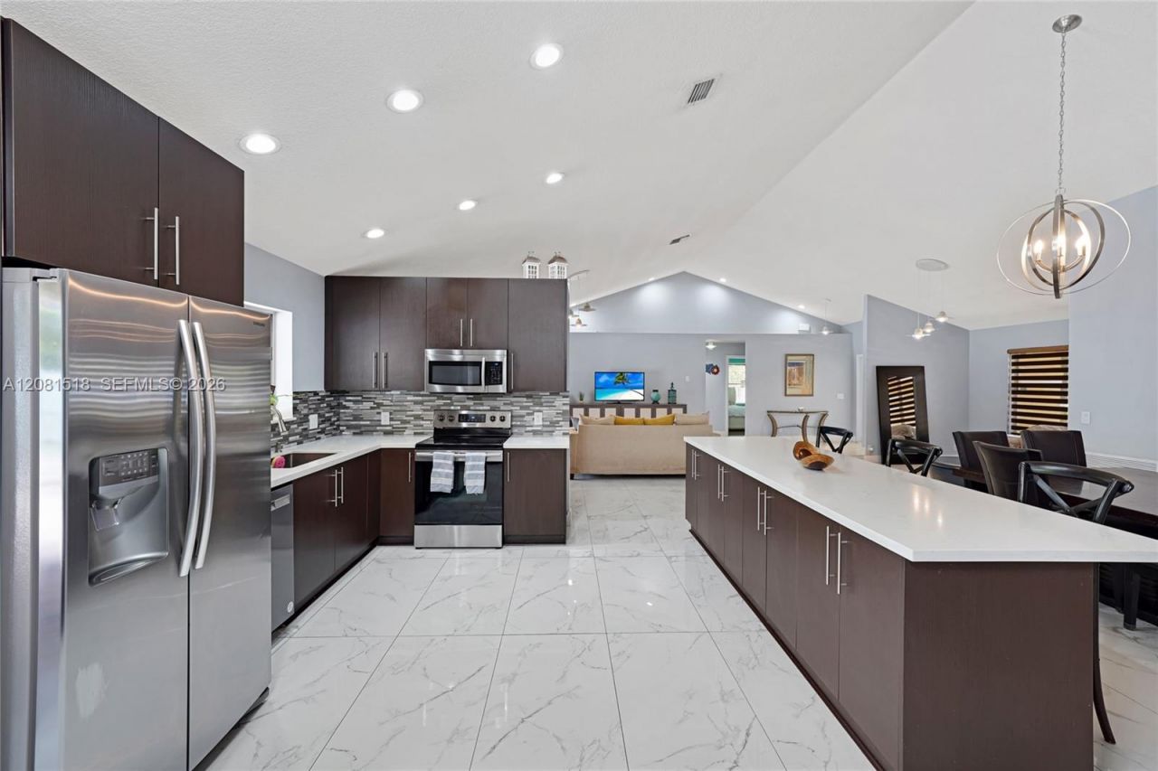 729 NW 161st Ave , Pembroke Pines, FL 33028 Photo