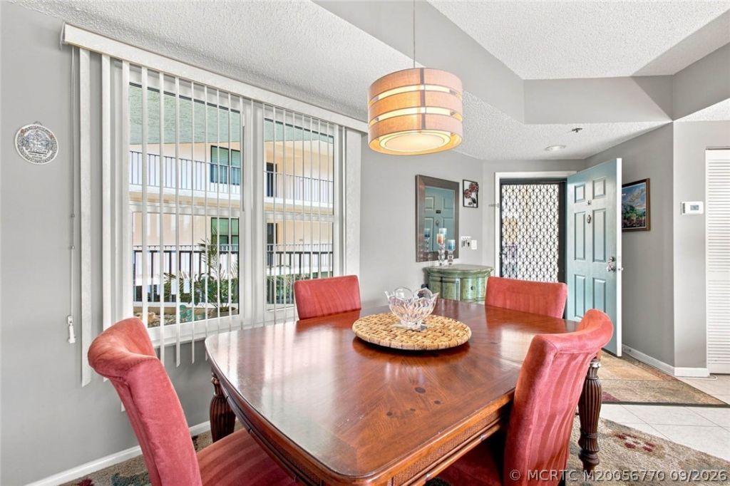 221 NE Plantation Road, Unit 207, Stuart, FL 34996 Photo