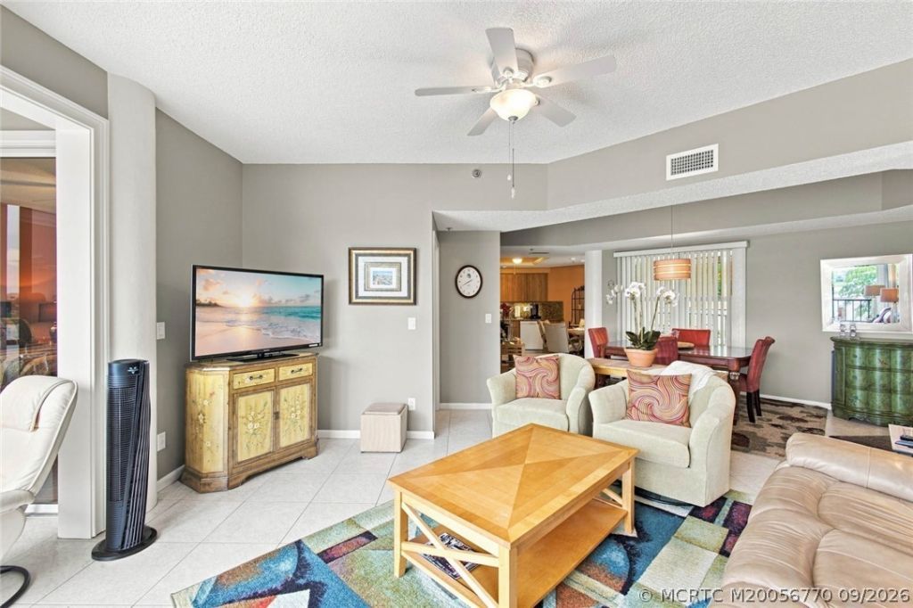221 NE Plantation Road, Unit 207, Stuart, FL 34996 Photo