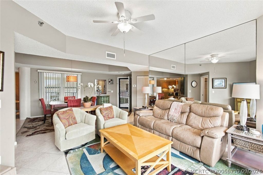 221 NE Plantation Road, Unit 207, Stuart, FL 34996 Photo