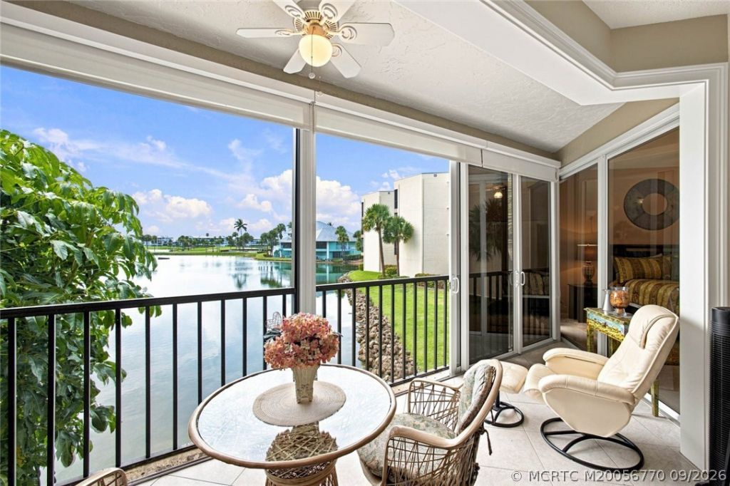 221 NE Plantation Road, Unit 207, Stuart, FL 34996 Photo