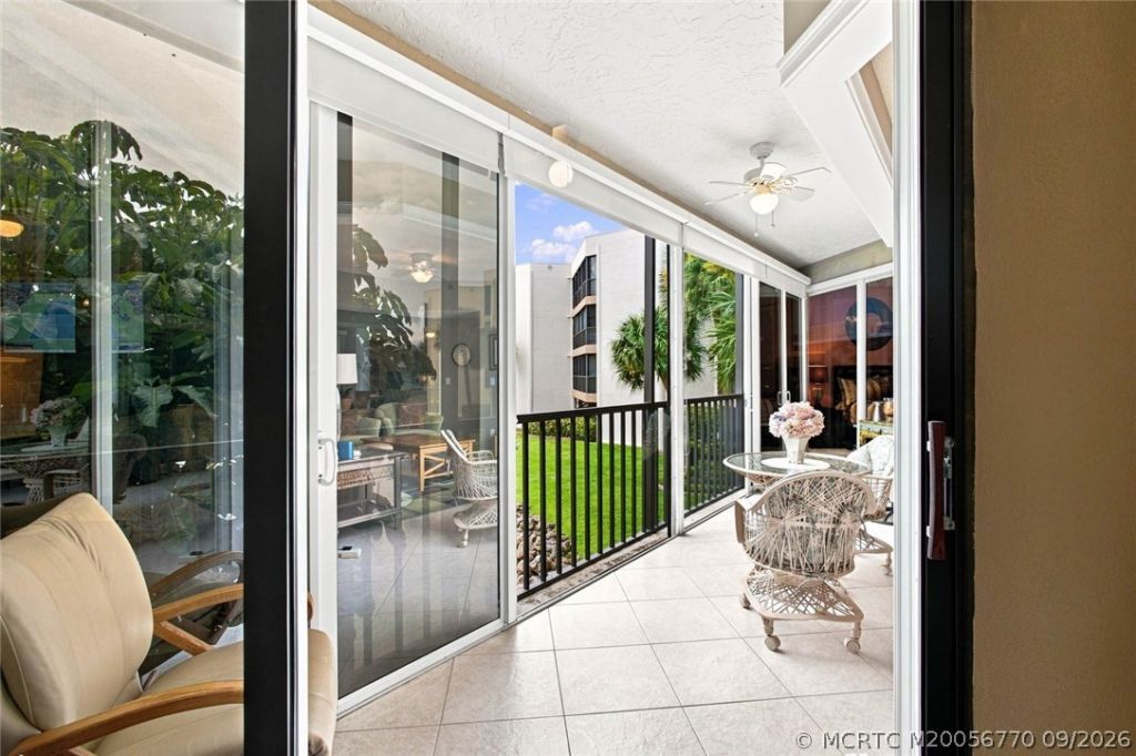 221 NE Plantation Road, Unit 207, Stuart, FL 34996 Photo
