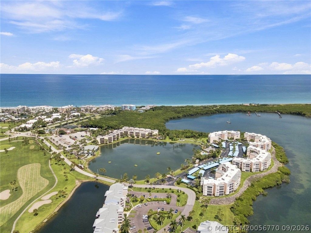 221 NE Plantation Road, Unit 207, Stuart, FL 34996 Photo