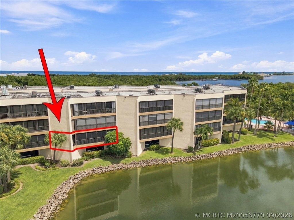 221 NE Plantation Road, Unit 207, Stuart, FL 34996 Photo