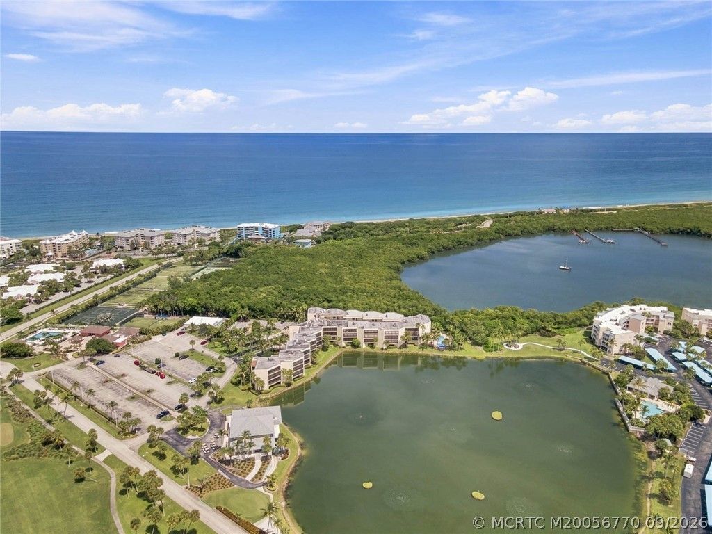 221 NE Plantation Road, Unit 207, Stuart, FL 34996 Photo