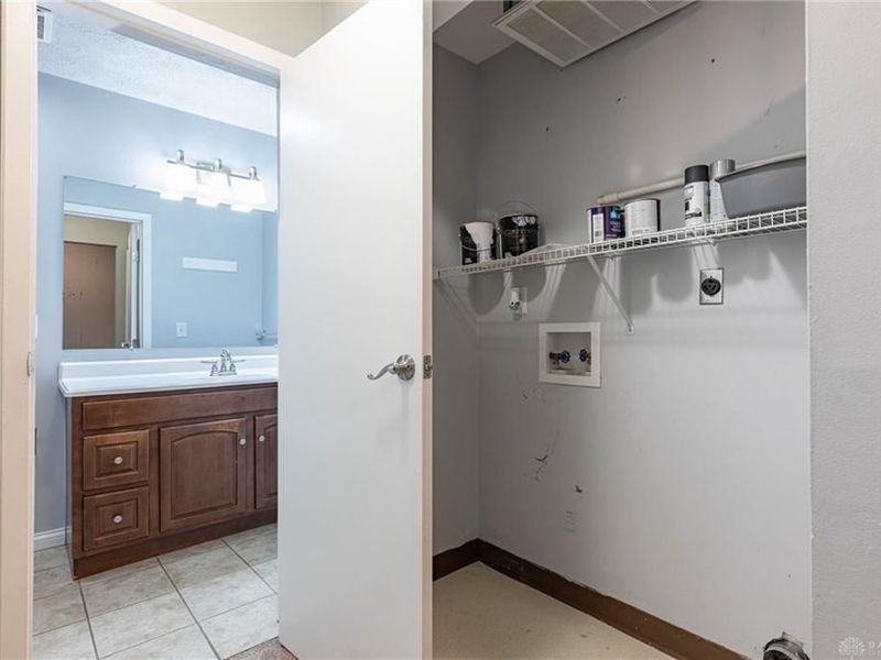 4525 Bonita Drive, Unit 18, Middletown, OH 45044 Photo 17