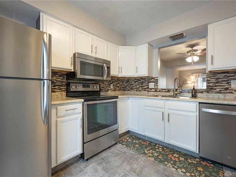 4525 Bonita Drive, Unit 18, Middletown, OH 45044 Photo 9