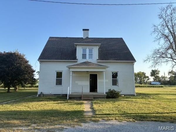 3708 State Route 160, Highland, IL 62249