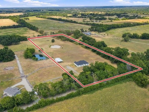 1350 County Road 4040 , Ector, TX 75479