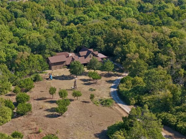 539 N Duncanville Road , Cedar Hill, TX 75104