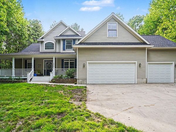 6400 Boulder Drive, Norton Shores, MI 49444